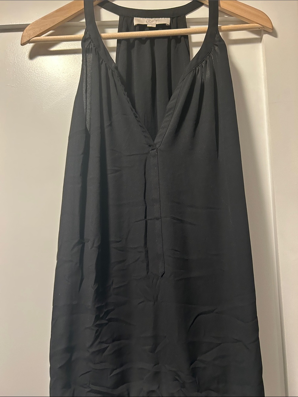 LOFT Black V-Neck Sleeveless Camisole